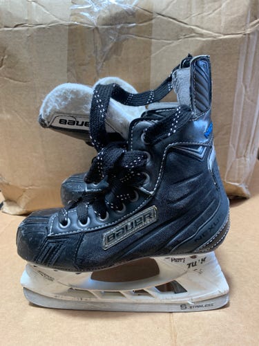 Junior Used Bauer Nexus 5000 Hockey Skates D&R (Regular) 1.5