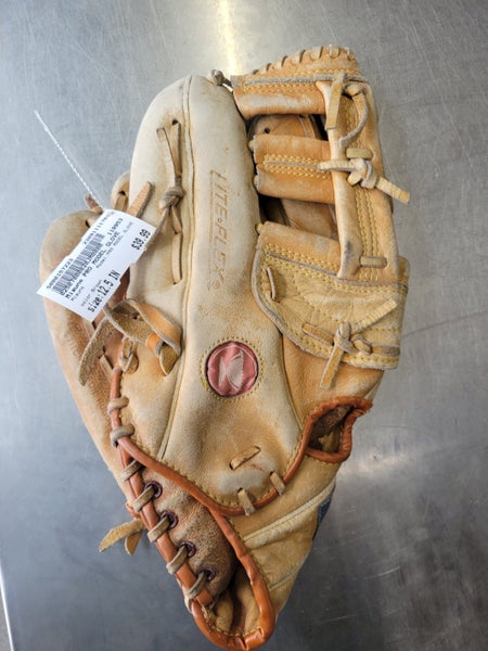 Used 12 Fielders Gloves Fielders Gloves