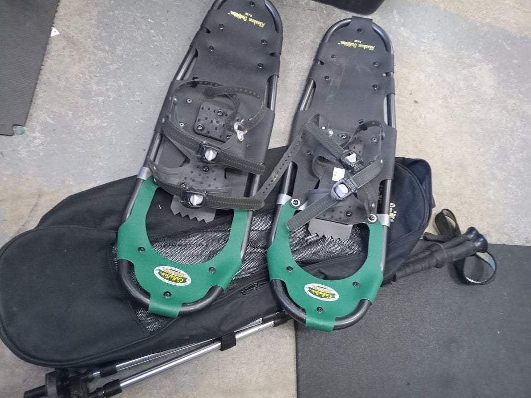 Used Red Feather Gueid 30 30" Snowshoes
