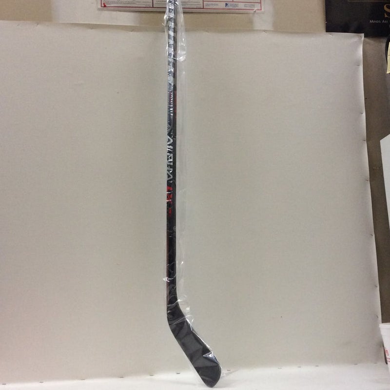 Used Easton SYNERGY 60 65 Flex Pattern E3 Senior One Piece Sticks