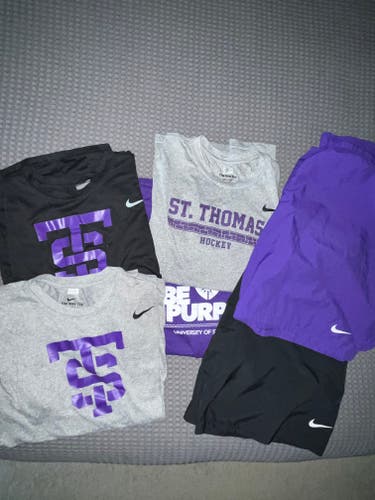 SET* of University of St. Thomas Hockey - Used Medium & Large Men's Nike Apparel