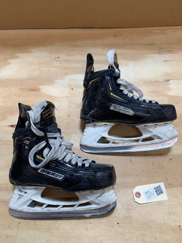 Junior Used Bauer Supreme 2S Pro Hockey Skates D&R (Regular) 3.5