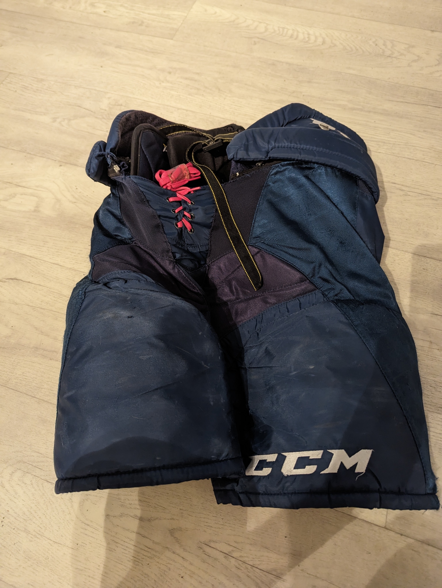 Senior Used Small CCM Tacks 7092 Hockey Pants