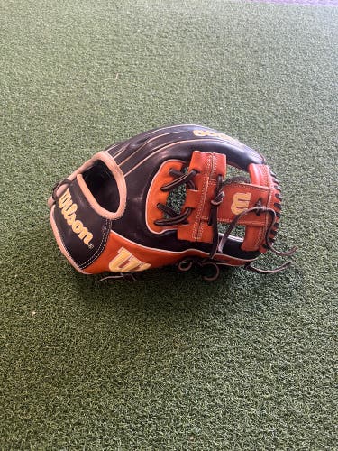 Wilson Infield 11.75" A2000 Baseball Glove