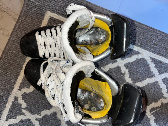 Senior Used Bauer Supreme 1S Pro Hockey Skates Narrow Width Size 7.5