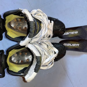 Senior Used Bauer Supreme 2S Pro Hockey Skates Regular Width Size 7.5