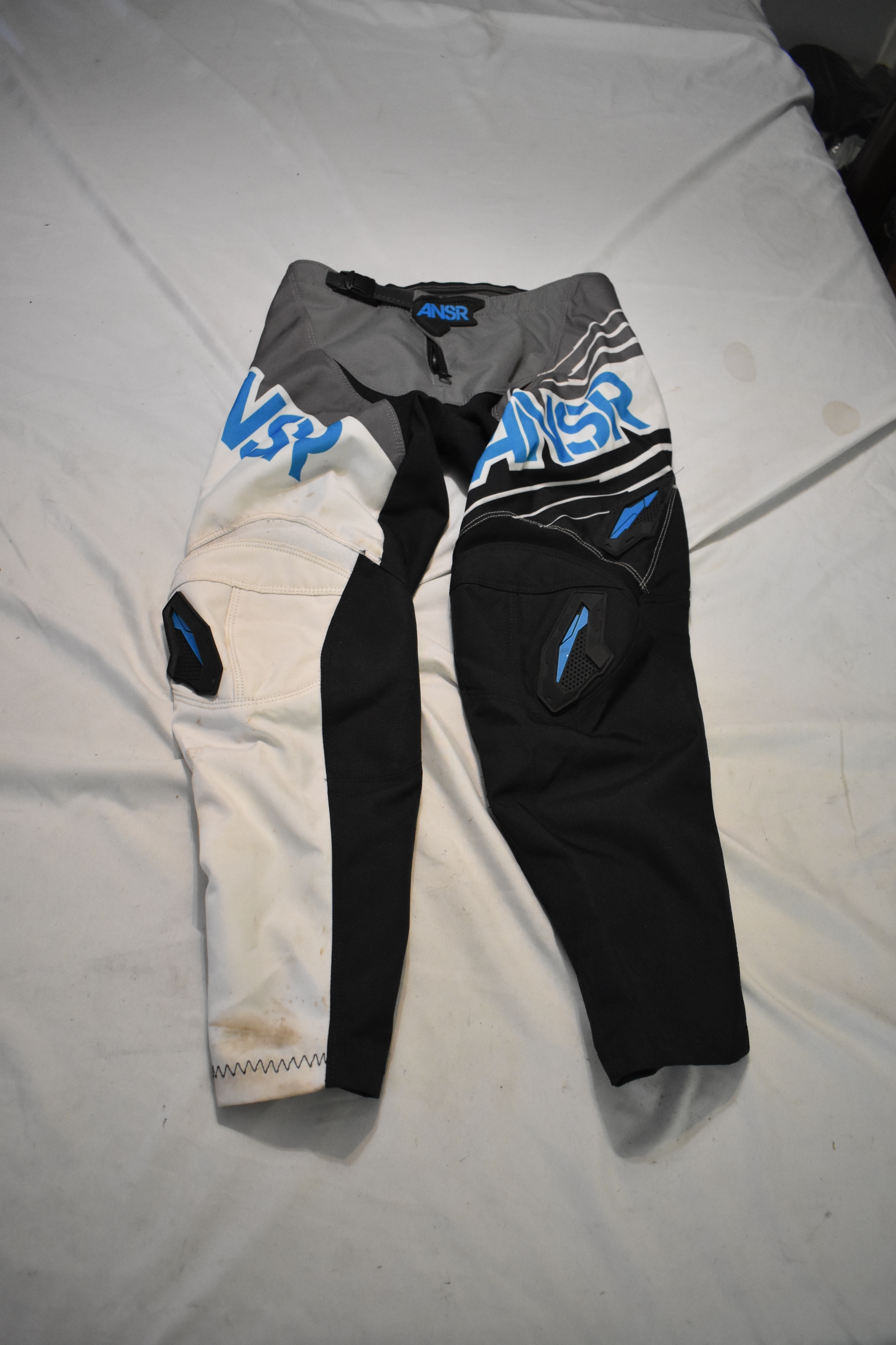 ANSWER Youth Synchron Series Motocross Pants, Size 28 - Great Condition!