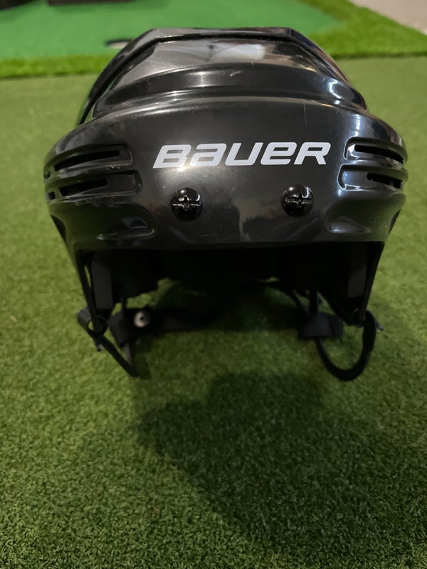 Excellent condition! Bauer BHH2100L Junior L Hockey helmet