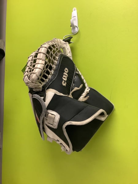 Used Louisville Slugger R8 LEGAL Regular Goalie Catchers Goalie