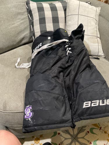 Players hockey pants
