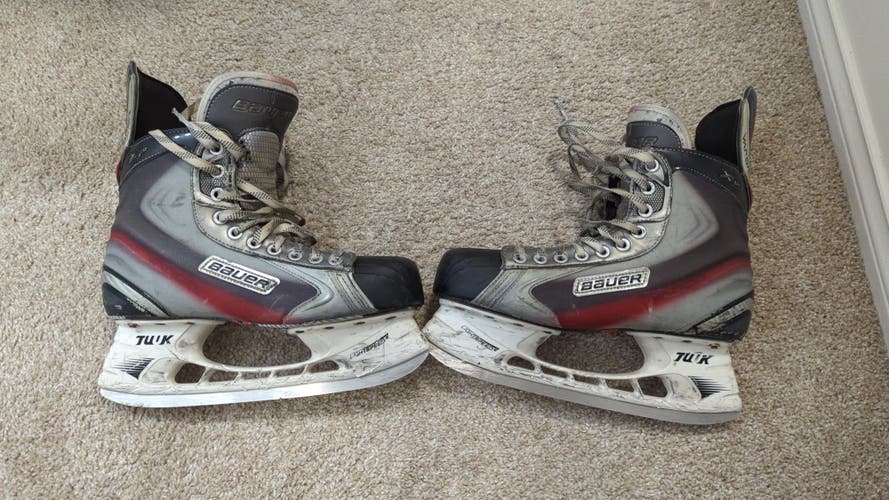 Senior Used Bauer Vapor X7.0 Hockey Skates Regular Width Size 9.5