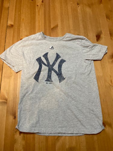 youth M NY Yankees t-SHIRT