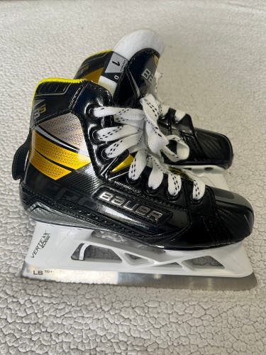 New Bauer Regular Width  Size 1 Supreme 3s Hockey Goalie Skates