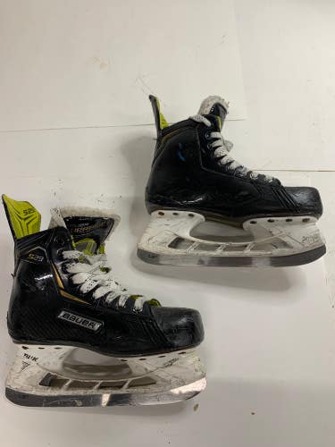 Used Intermediate Bauer Supreme S29 Hockey Skates (Regular) - Size: 5.5