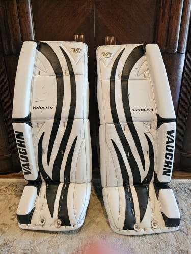 Used 30" Vaughn Velocity V5 Goalie Leg Pads