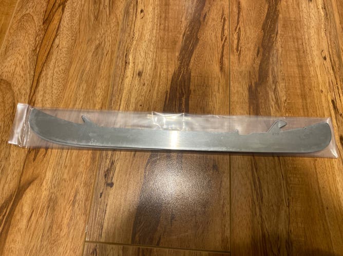 BRAND NEW Bauer LS3 Steel (Size 272)