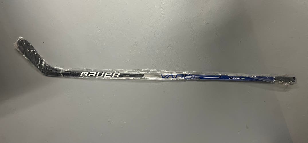 Intermediate Right Handed P28 Vapor Hyperlite Hockey Stick