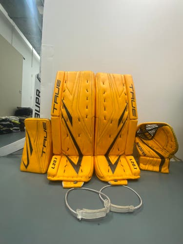 TRUE L20.1 with VAUGHN SLR2 glove