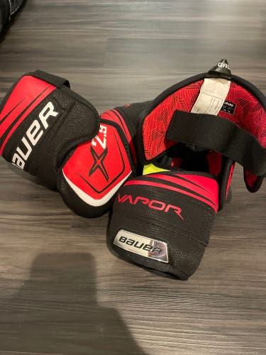 Used Large Bauer Vapor X2.9 Elbow Pads