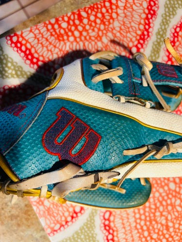 2022 Infield 11.5" A2000 Baseball Glove