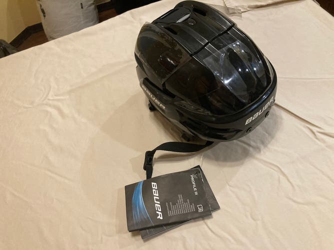 Bauer re-akt 95 sr small black nwt