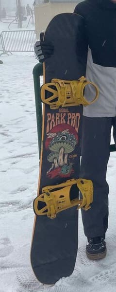 2022 Signal Park Pro 153cm W Snowboard with Arbor “Hemlock 