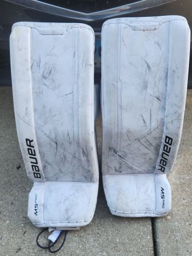 Used 30" Bauer Supreme M5 Pro Goalie Leg Pads