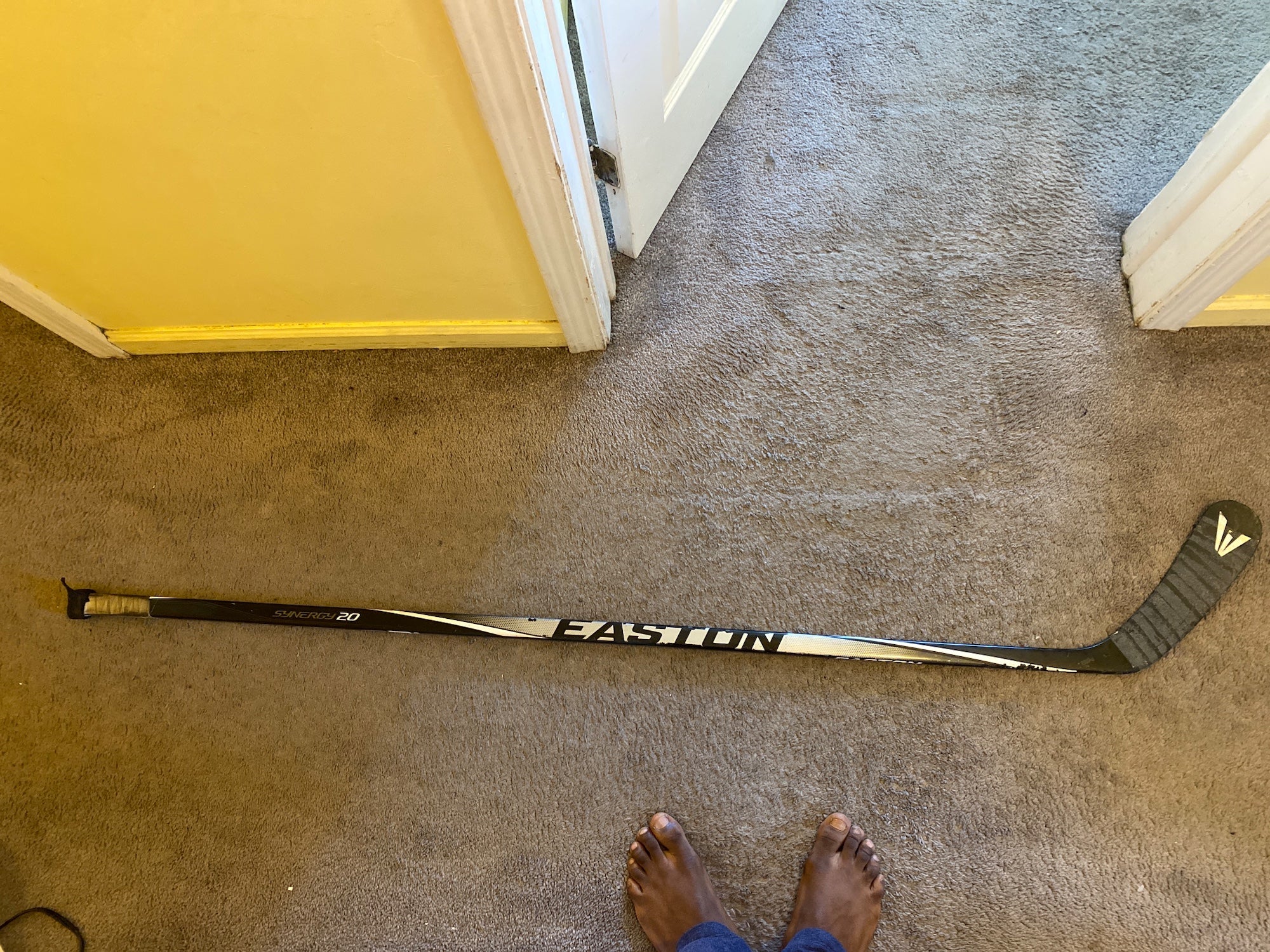 Left - Easton Synergy SE16 Refurbished Hockey Stick - Senior - Grip -  Custom Pro Curve