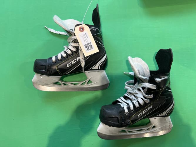 Youth Used CCM Tacks 9040 Hockey Skates D&R (Regular) 13.0