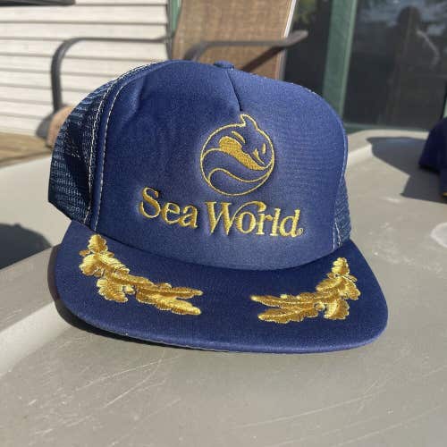 Vintage Sea World Gold Leaf Trucker Mesh Snapback Souvenir Hat Cap Shamu 90s
