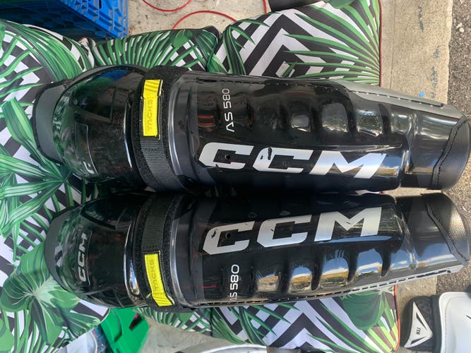 CCM Tacks AS580 Senior Shin Guard
