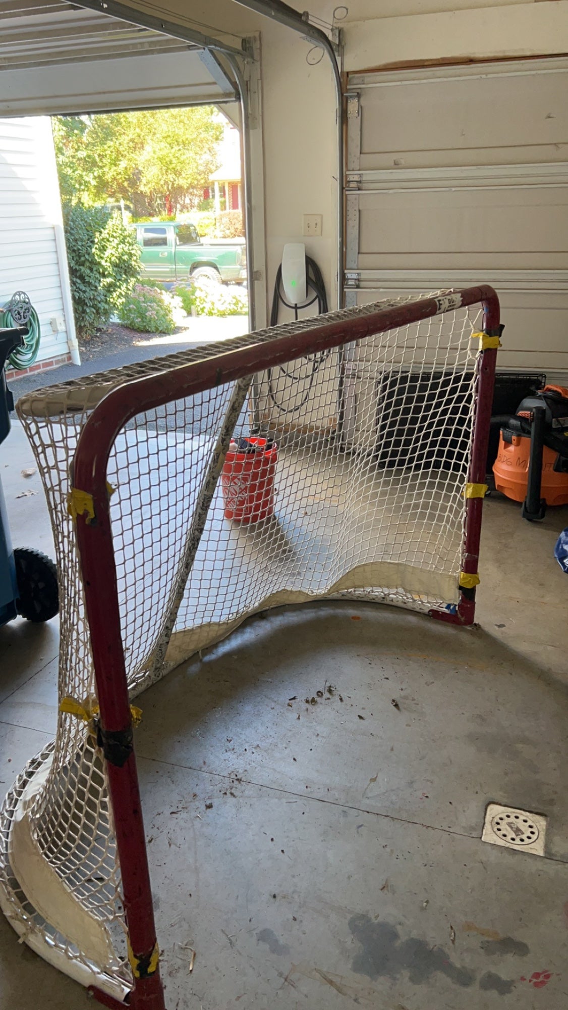 Hockey Canada Proform Hockey Net with Backstop