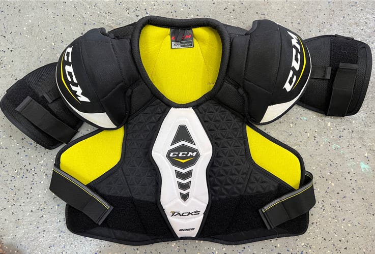 Used Senior Extra Large CCM Tacks 2052 Shoulder Pads