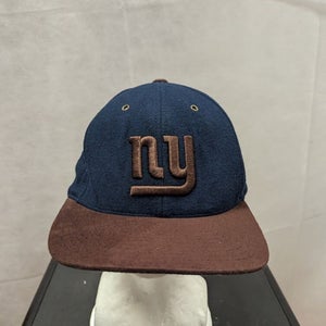 New York Giants Mitchell & Ness Leather Strapback Hat NFL
