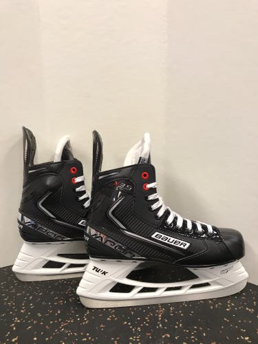 Senior New Bauer Vapor X3.5 Hockey Skates Regular Width Size 10