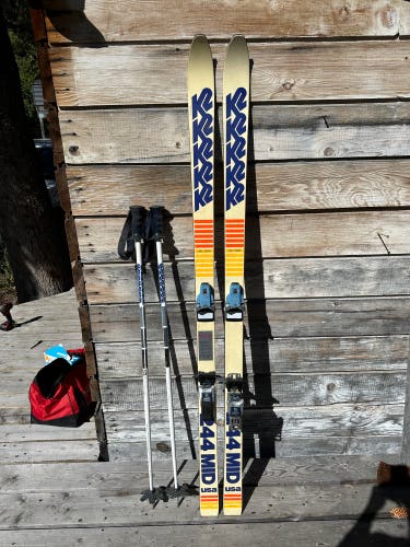 Retro K2 skis from the 80s. Called the 244 Mids. Length 175