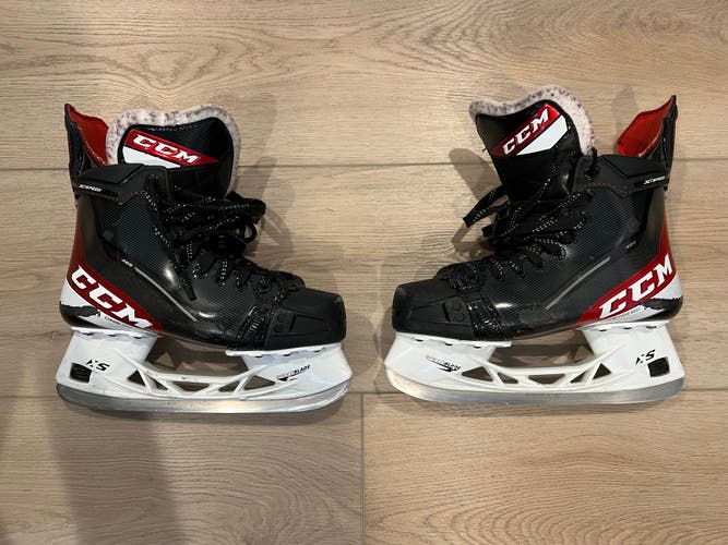 Junior Used CCM JetSpeed FT485 Hockey Skates Regular Width Size 5