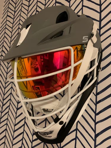 Player's Cascade S Helmet With Throne Visor