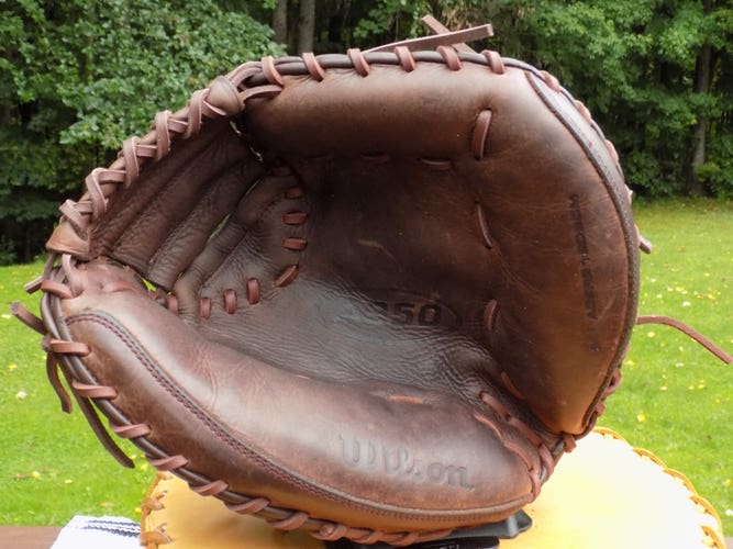 Used Wilson Catcher's Right Hand Throw A950 Baseball Glove 34"
