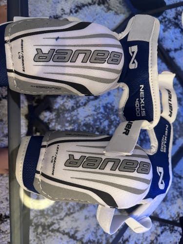 Used Large Bauer Nexus 4000 Elbow Pads