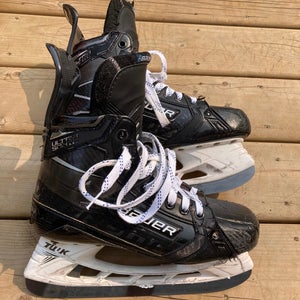 Used Bauer Regular Width Size 8 Supreme UltraSonic Hockey Skates
