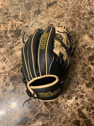 Used Infield 11.75" A2000 Baseball Glove