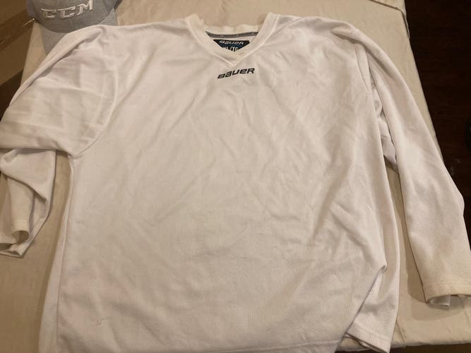 Bauer Xl team practice jerseys lot of 3 red navy white