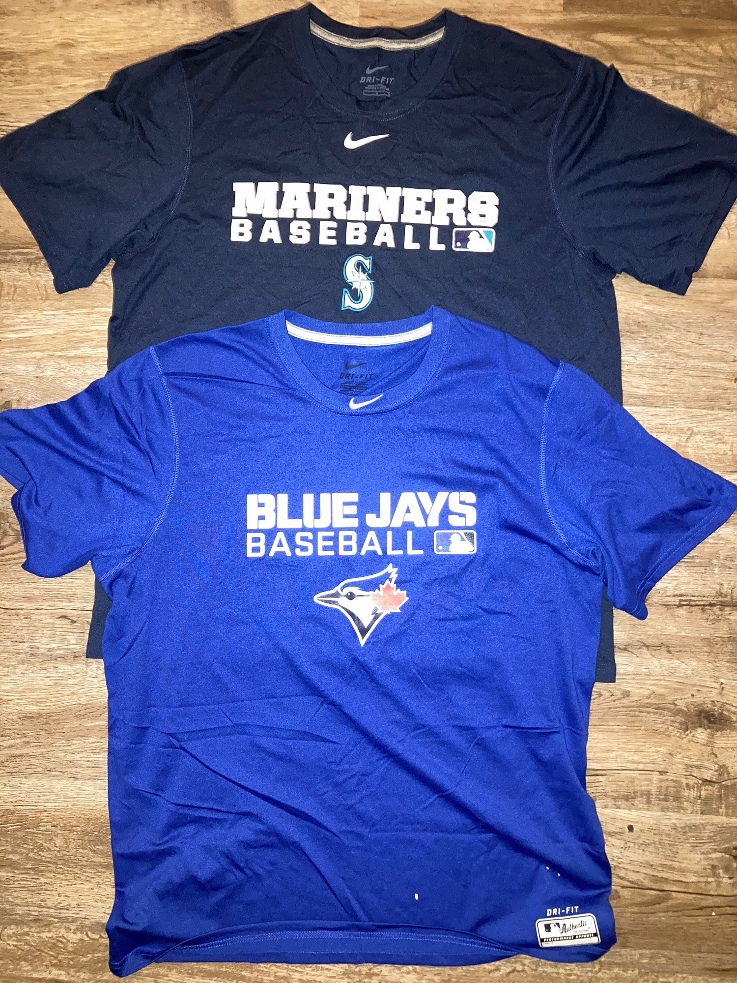 Large) Bundle: 2 New Nike Dri-Fit Shirts - Blue Jays & Mariners