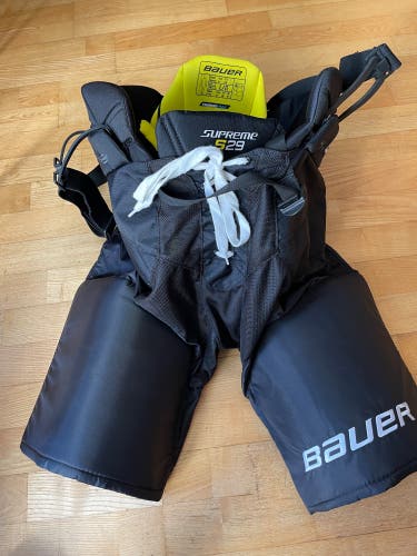 Senior Large Bauer  Supreme S29 Hockey Pants
