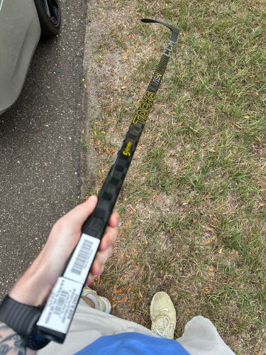 Senior RH CCM P28 75 Flex Tacks AS-V Hockey Stick