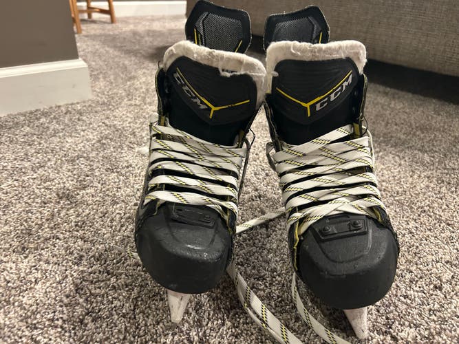 CCM Super Tacks 9380 Hockey Skates Regular  Width Size 3.5 with bladtech runners