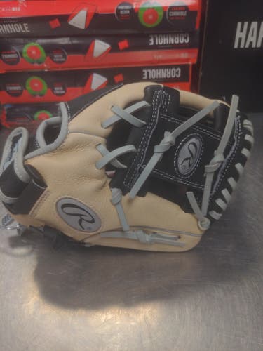 New Rawlings Right Hand Throw Baseball Glove 11"