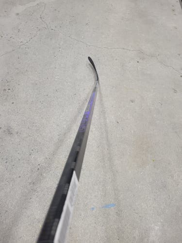 New Senior CCM Right Hand Ribcor Trigger 8 Pro Hockey Stick P28 75 flex
