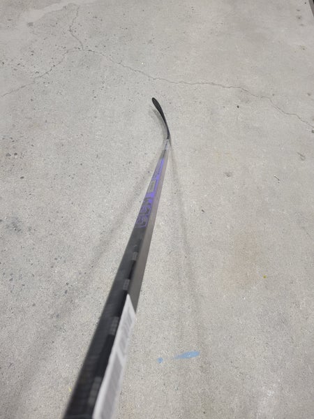 New Senior CCM Right Hand Ribcor Trigger 8 Pro Hockey Stick P28 75 flex